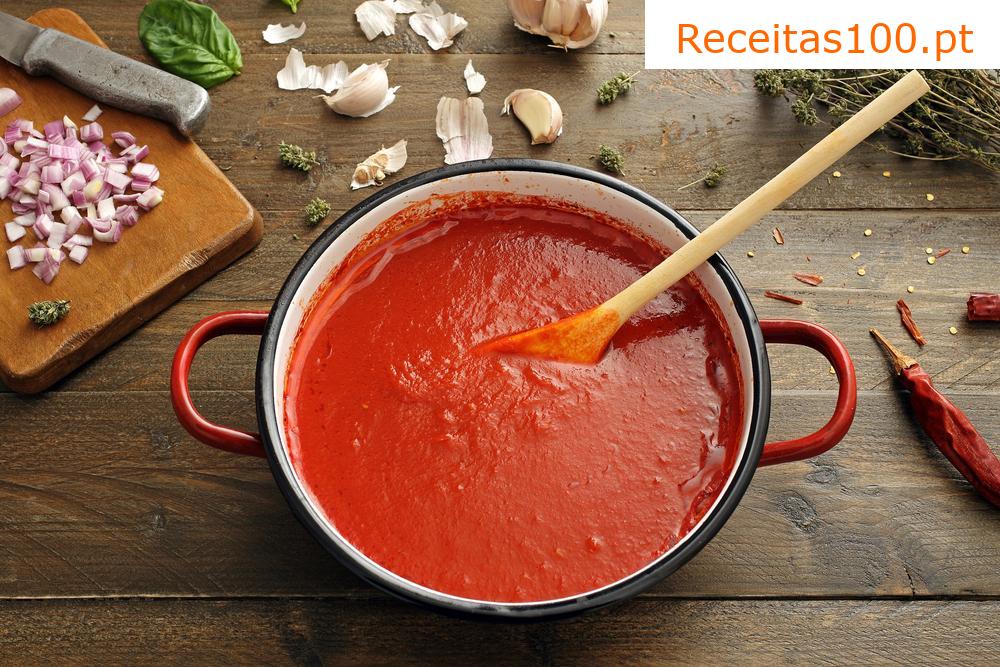 Molho de tomate (simples e rápido)