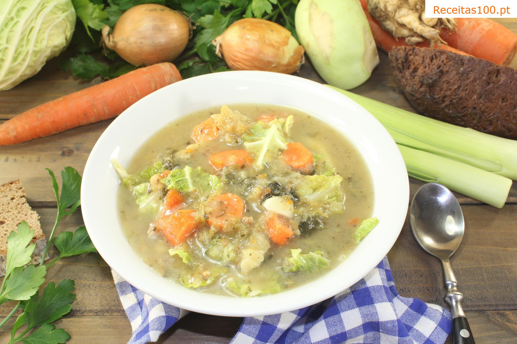 Sopa com couve de Bruxelas